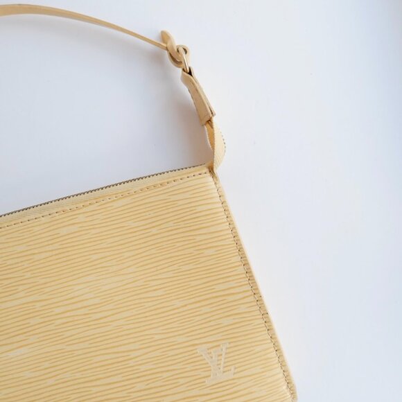 Authentic Preowned Louis Vuitton Beige Epi Leather Pochette Shoulder Bag - Picture 9 of 14